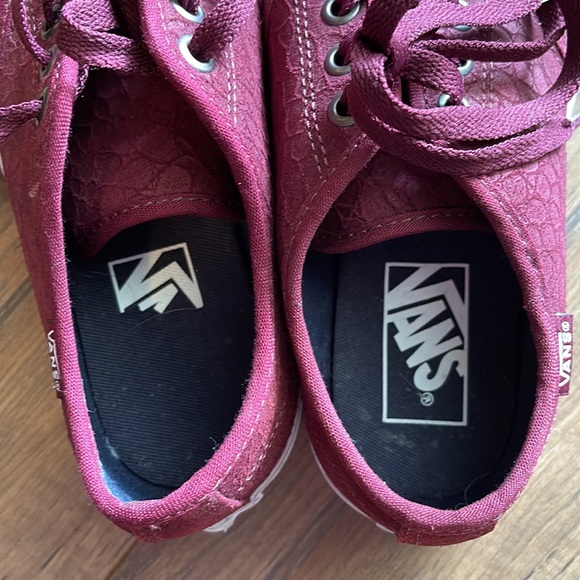 Maroon suede snake skin embossed sneakers - Picture 9 of 10